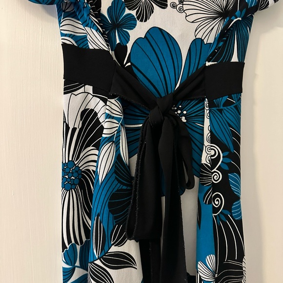 Cute Blouse - Picture 3 of 5